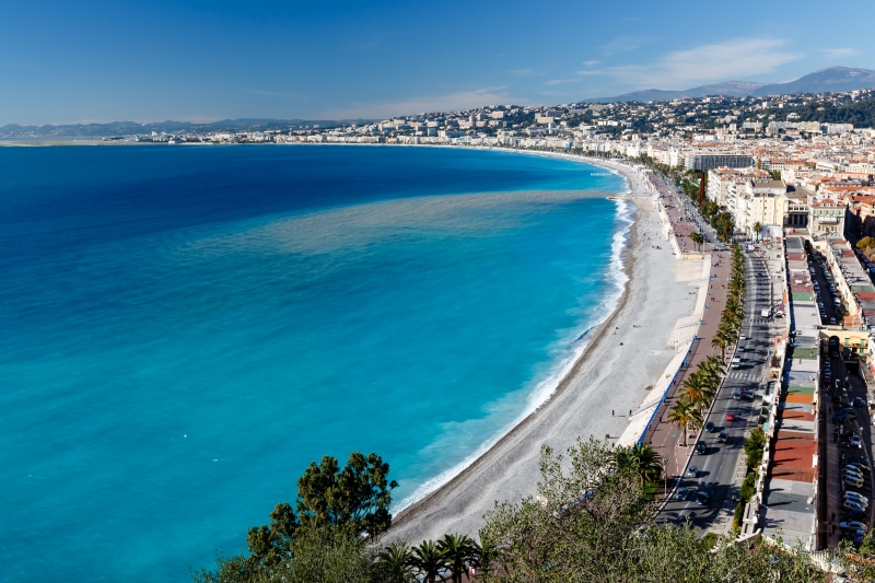 5158572-promenade-des-anglais-and-beautiful-beach-in-nice-french-riviera-france
